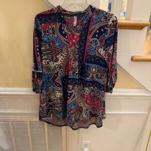 Ladies Size Large Dazzle Up Paisley Button-Front Blouse in Navy, Red & Cream GUC
